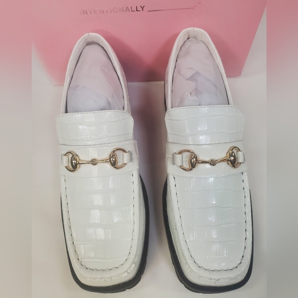 Intentionally Blank HK2 Women's Croc Leather Loafer | White | NIB | PICK SIZE - Picture 3 of 11